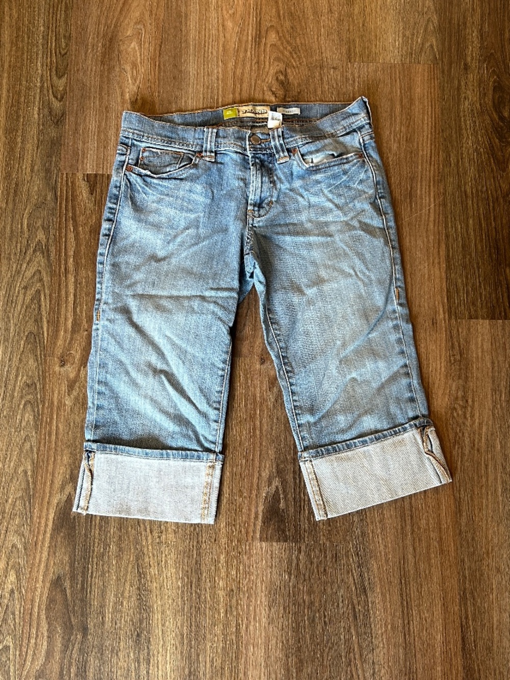 Vintage Old Navy Low Rise Capri Jeans Medium Wash Women’s 6 Y2K